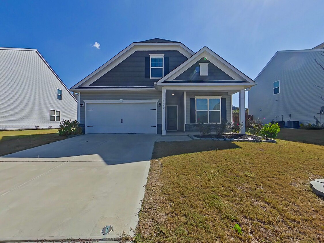 Foto principal - Stunning 4 bedroom in Graniteville!