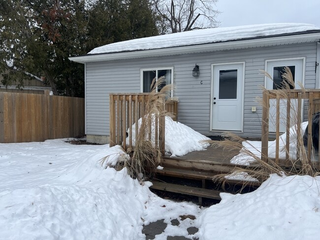 Building Photo - 304 Little Ave
