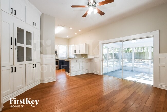 Foto del edificio - 3010 Linmont Ln