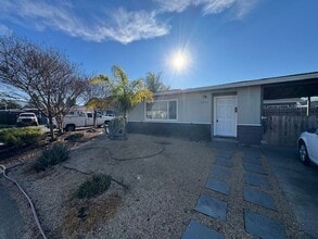 Building Photo - 1211 Mayette Ave