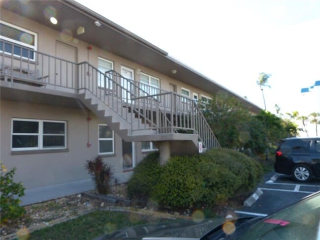 Foto del edificio - 2 Causeway Blvd