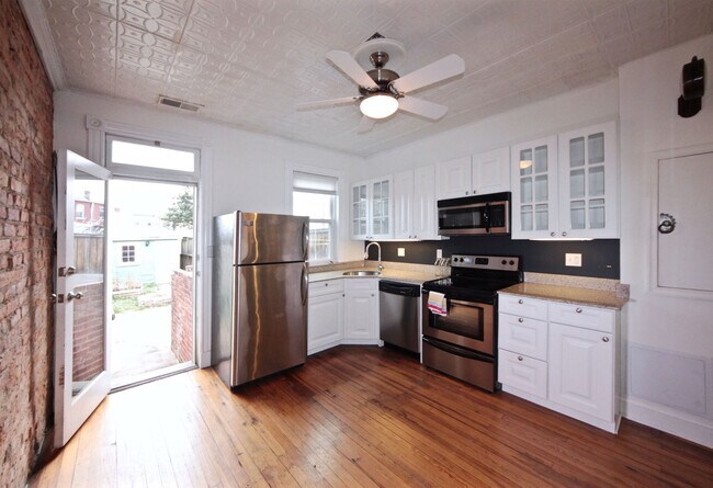 Foto del edificio - Beautiful 2 BR Townhouse in Atlas District
