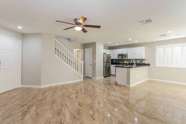 Building Photo - 9327 Pyrope Ct