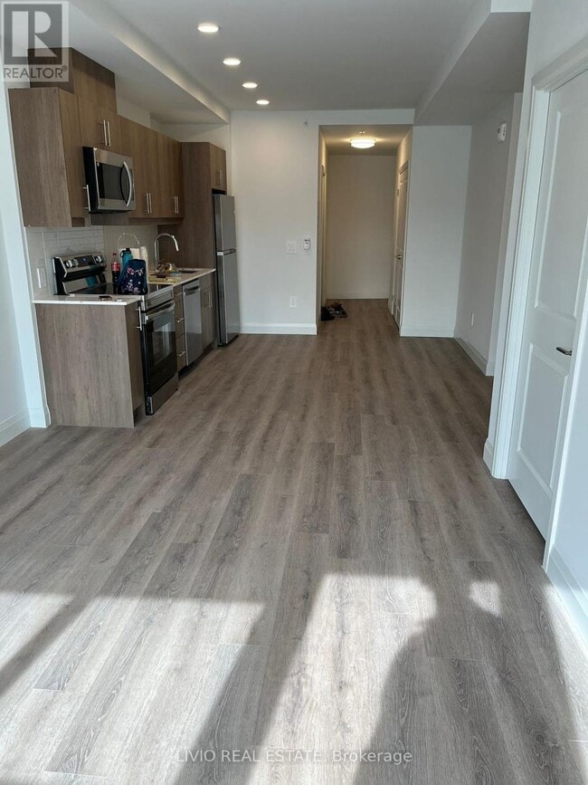 Building Photo - 1333 Weber St E