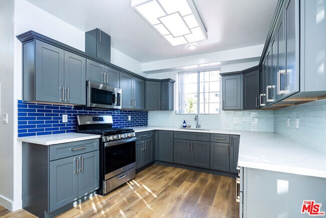 Foto del edificio - 1338 Yale St