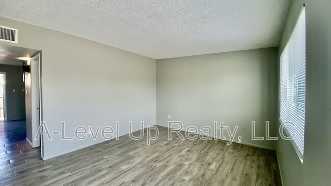 Building Photo - 5745 S Southland Blvd