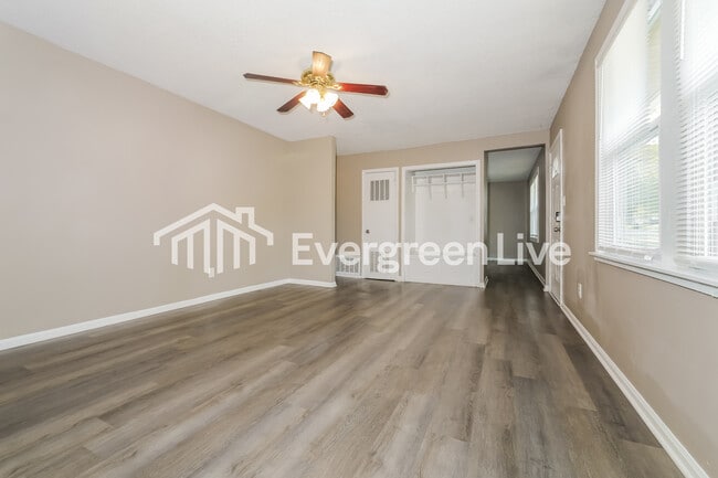 Foto del edificio - 18109 19th St N