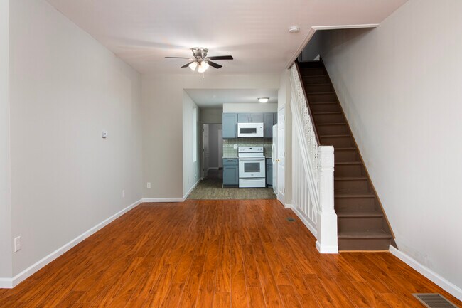Building Photo - 3242 N Sydenham St