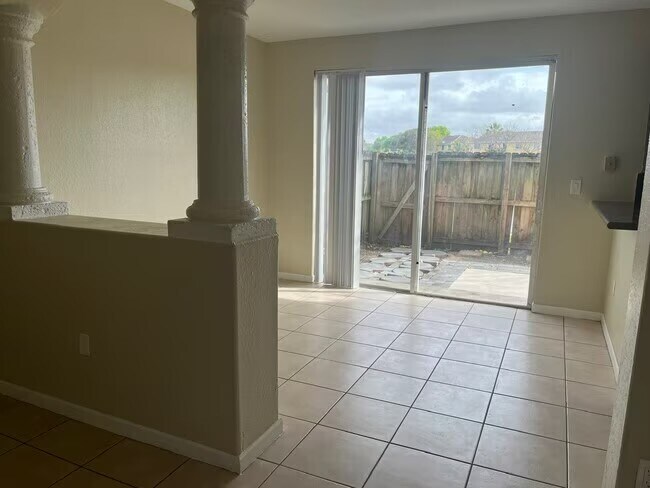 Foto del edificio - 2819 SE 15th Rd