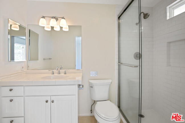 Building Photo - 3855 Rambla Pacifico St