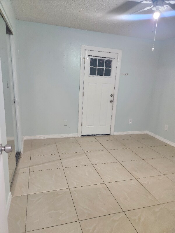 Photo - 111 Hermosillo Dr House