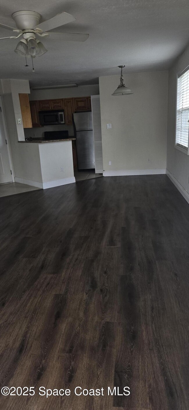 Building Photo - 1801 Island Club Dr