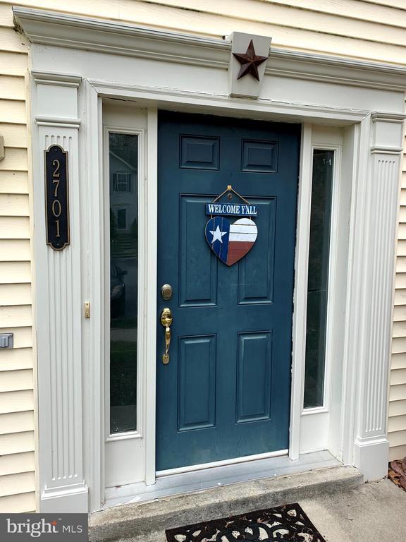 Foto del edificio - 2701 Summers Ridge Dr