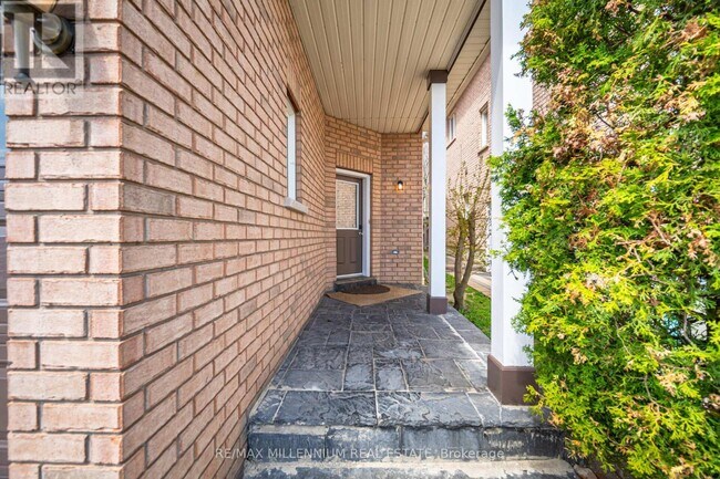 Building Photo - 961-961 Knotty Pine Grove