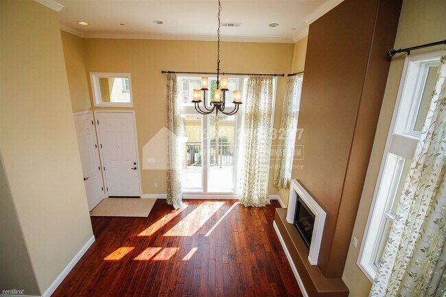 Foto del edificio - 3 br, 2.5 bath Townhome - 414 Plenty Terra...