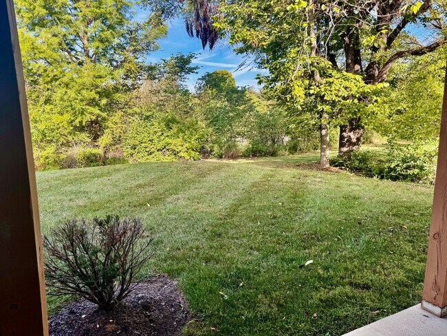 Building Photo - 2707 E Garden Path