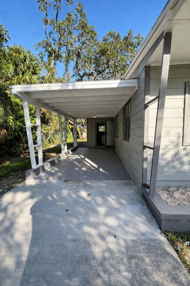 Building Photo - ZERO APPLICATION FEE!!! Cozy 3-Bedroom Retreat Just Minutes from Downtown St. Pete