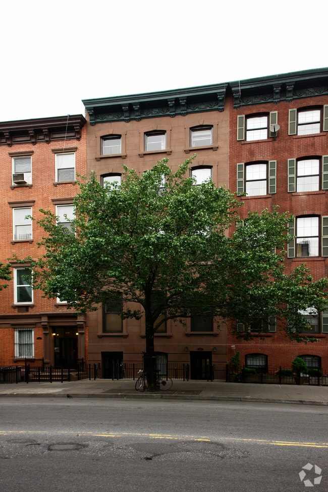 Building Photo - 319 W 14th St