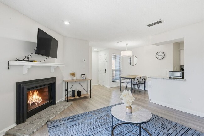 Building Photo - 2103 Deercross Dr