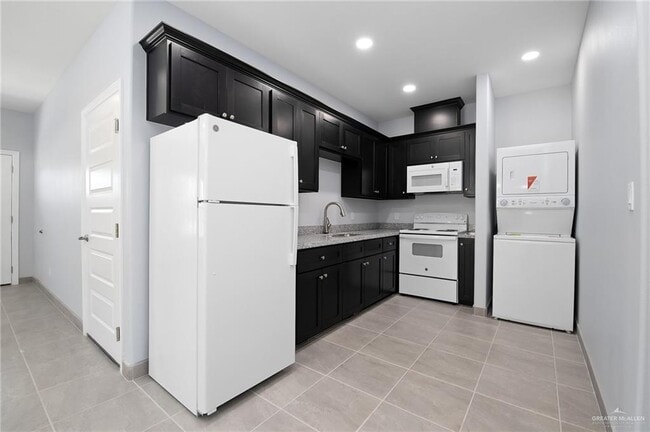 Building Photo - 2222 N Vly Cir