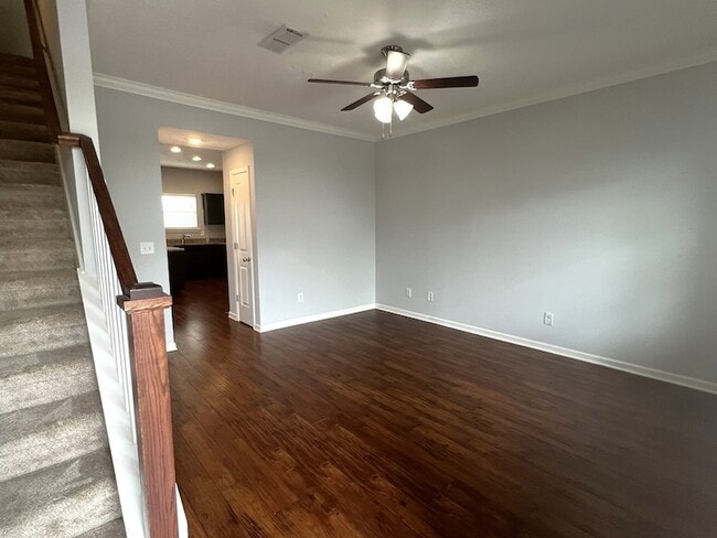 Building Photo - 813 Vigilant Dr