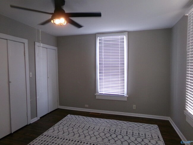 Foto del edificio - 611 Stevens Ave NE