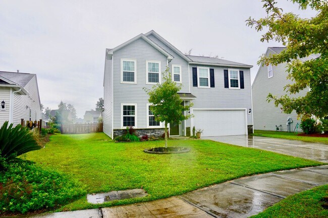 Building Photo - Beautiful four bedroom in Carolina Bay - W...