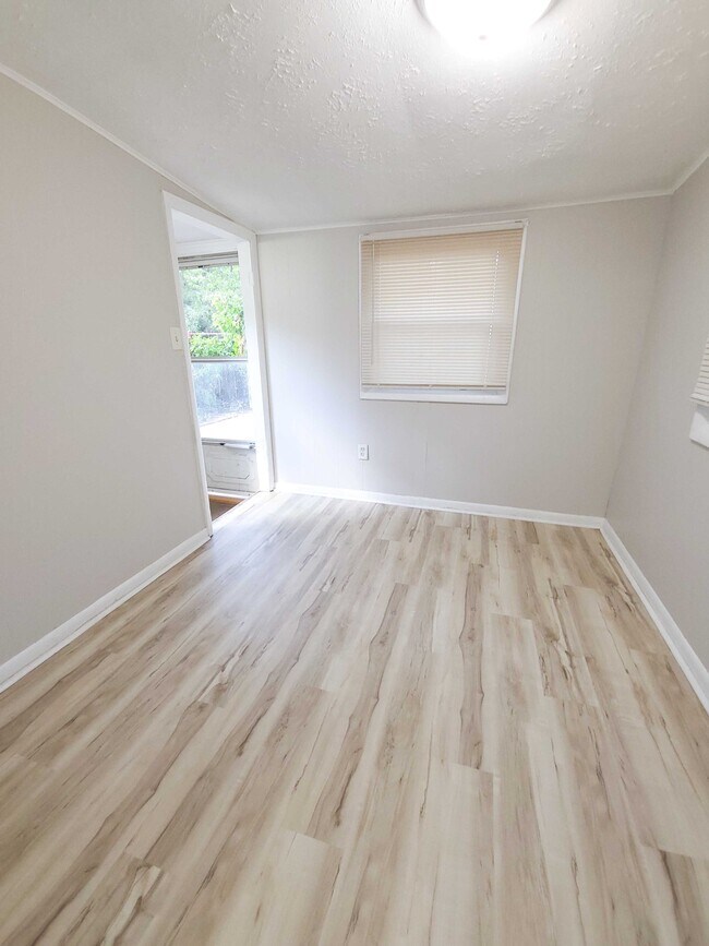 Foto del edificio - 1027 35th St SW
