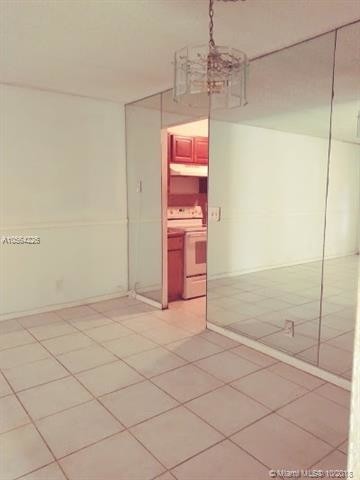Building Photo - 10080 Twin Lakes Dr