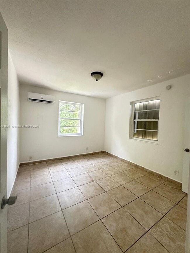Foto del edificio - 3452 SW 7th St