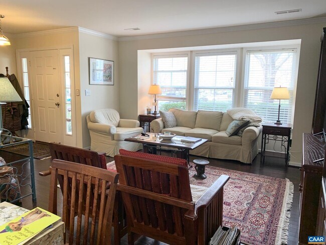 Foto del edificio - 3204 Gateway Cir