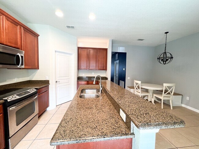 Foto del edificio - 7722 Fairgrove Ave