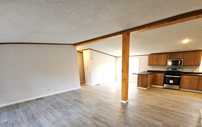 Building Photo - 144 Peck