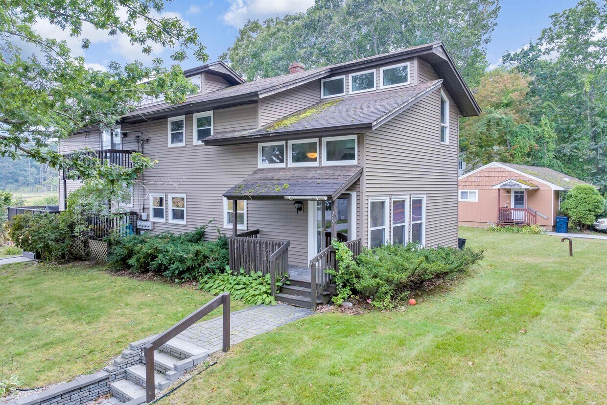 267 Pioneer Rd, Rye, NH 03870 Condo for Rent in Rye, NH