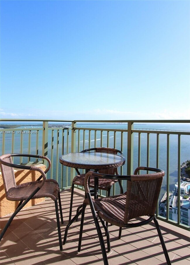 Foto del edificio - 1155 Brickell Bay Dr