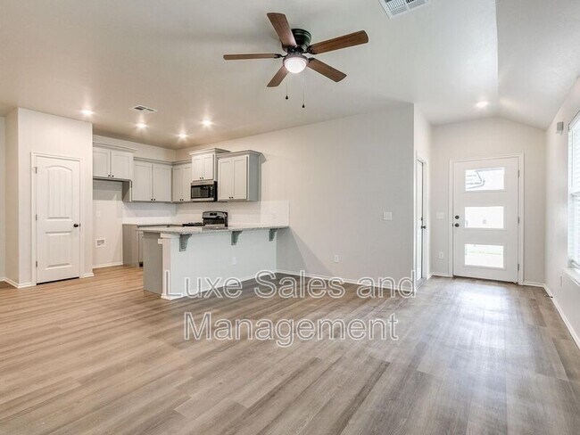 Foto del edificio - 8002 NW 105th Terrace
