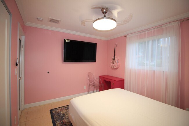 Foto del edificio - 1031 N 74th Terrace