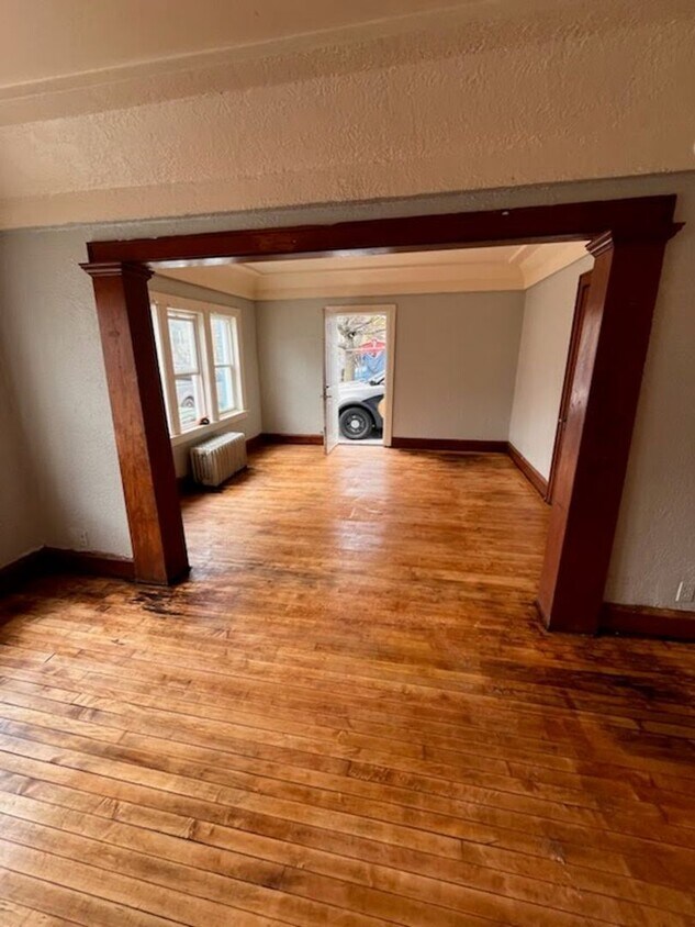 Building Photo - 1143 S 25th St