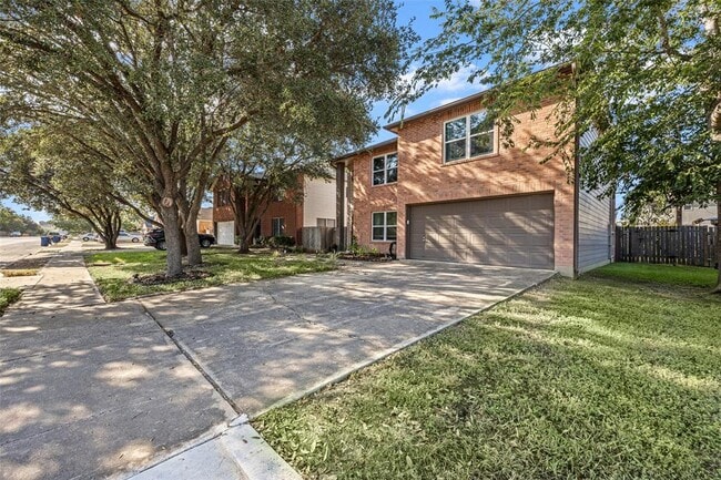 Building Photo - 8058 Thaxton Rd