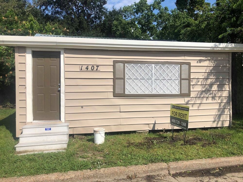 2/1 in Port Neches PNGISD House Rental in Port Neches, TX