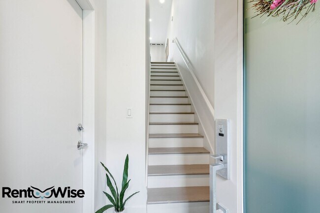 Foto del edificio - 594 Hudson Ave