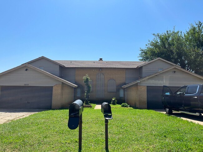 Foto del edificio - 6810 Lancer Ln