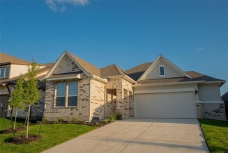 Building Photo - 215 Grand Cyn Wy