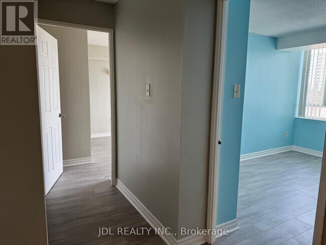 Building Photo - 3050 Ellesmere Rd