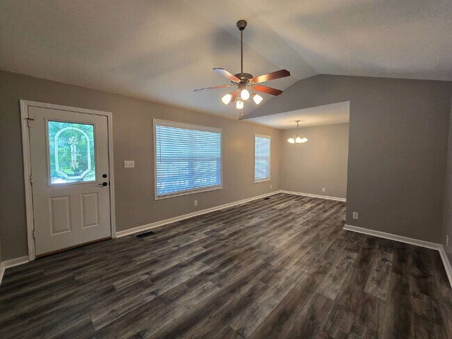 Foto del edificio - 460 Caney Ln