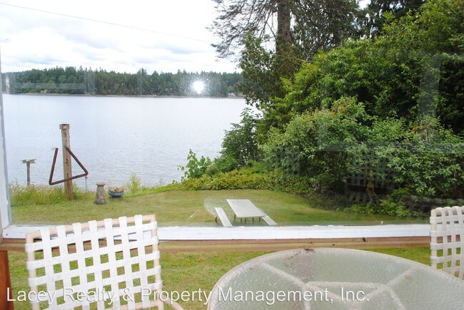 Building Photo - 2846 Madrona Beach Rd NW