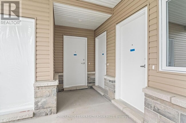 Photo du bâtiment - 1696-1696 Belcourt Blvd