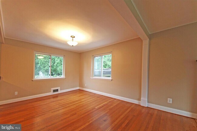 Foto del edificio - 7223 Carol Ln