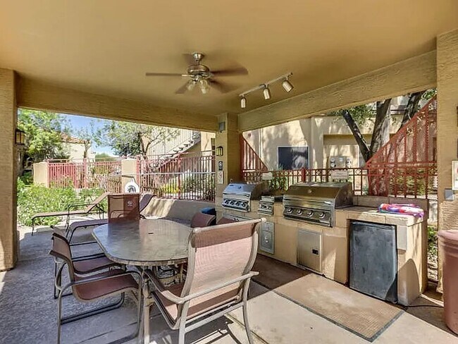 Foto del edificio - Furnished Condo. SCOTTSDALE SOMERSET 2 bed, 2 bath unit