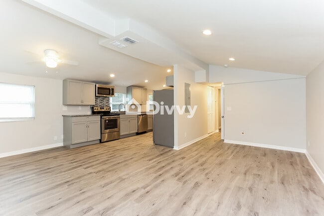 Building Photo - 7163 MARK ST, JACKSONVILLE, FL 32210
